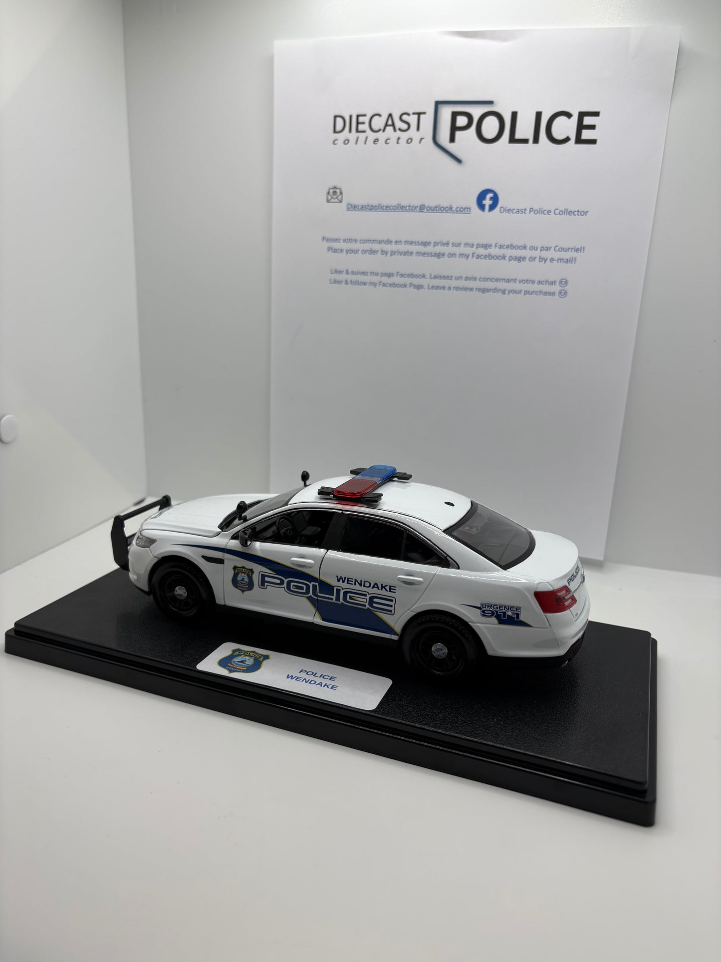 Police de Wendake - Ford Taurus 1/24 - Présentoir personnalisé en extra $