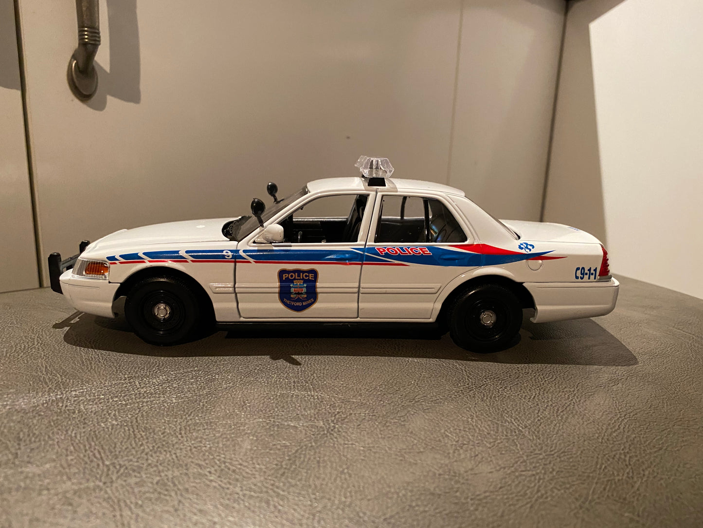 Service de police de Thetford Mines - Ford Crown Victoria 2010 - 1:24