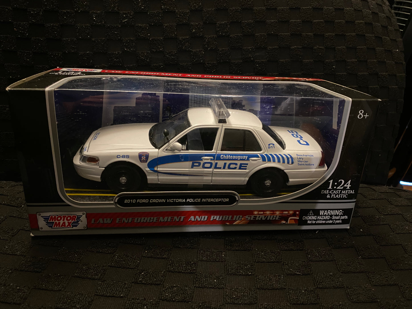 Service de police de Châteauguay - Ford Crown Victoria 1/24