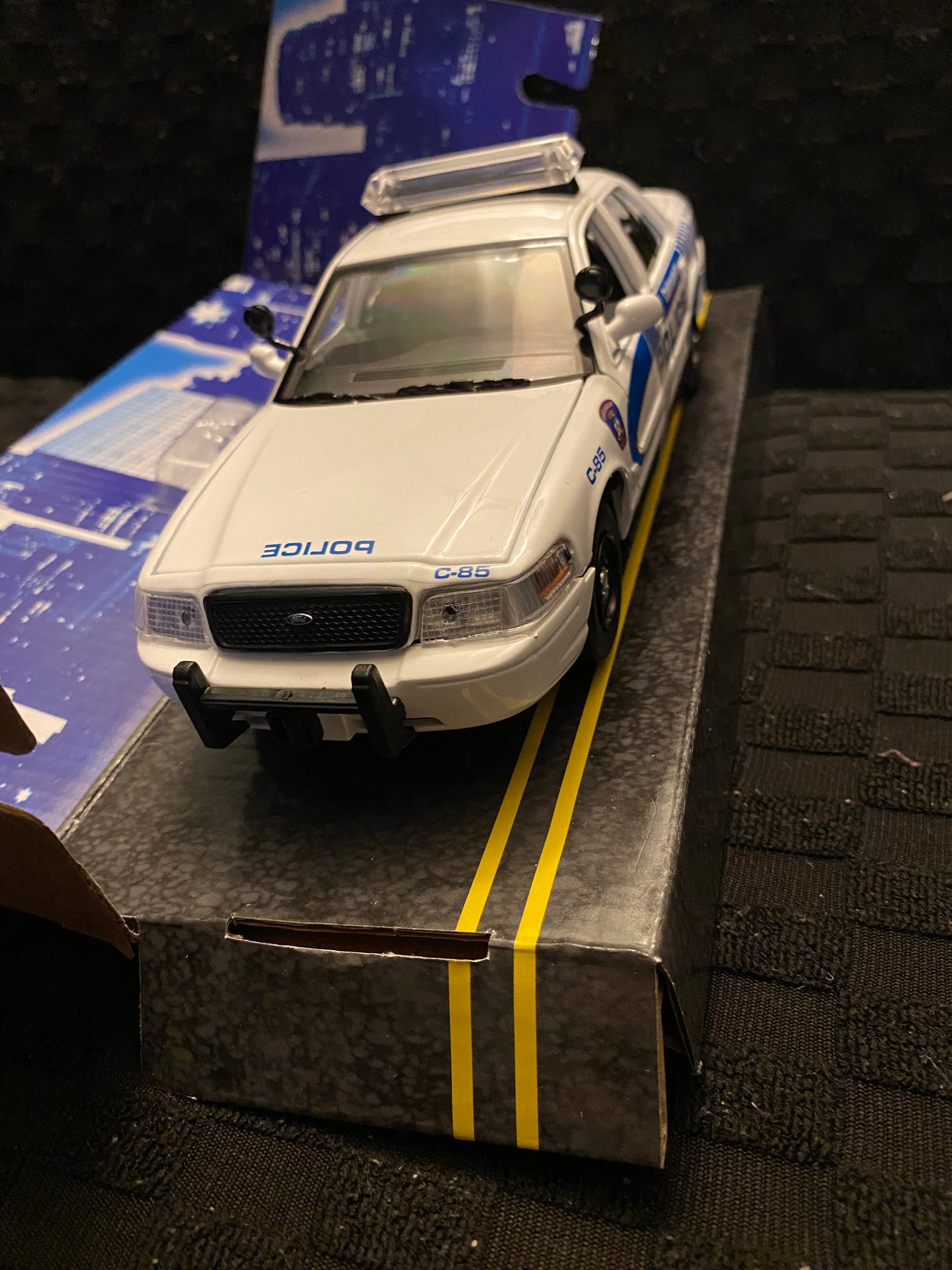 Service de police de Châteauguay - Ford Crown Victoria 1/24