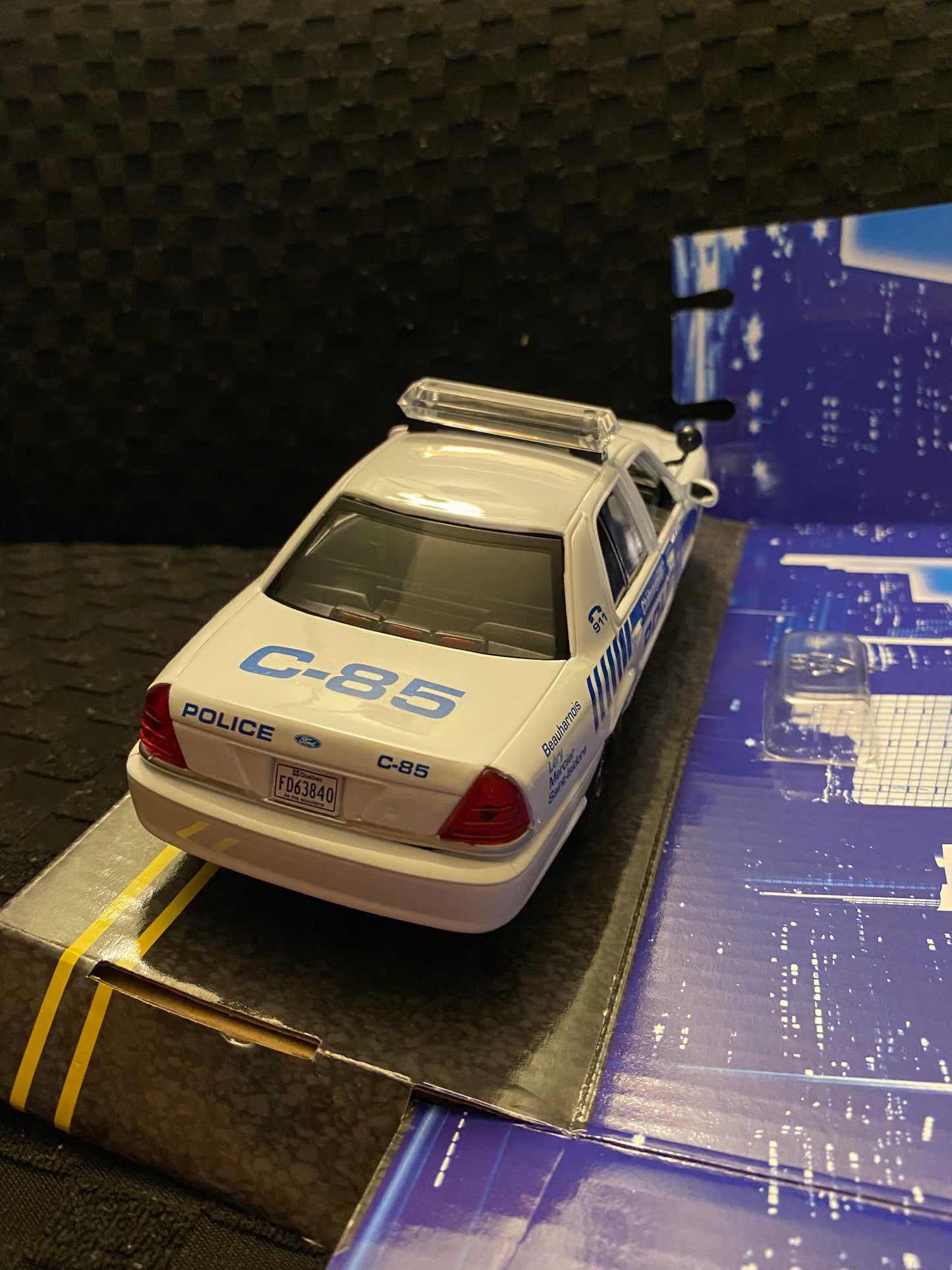Service de police de Châteauguay - Ford Crown Victoria 1/24