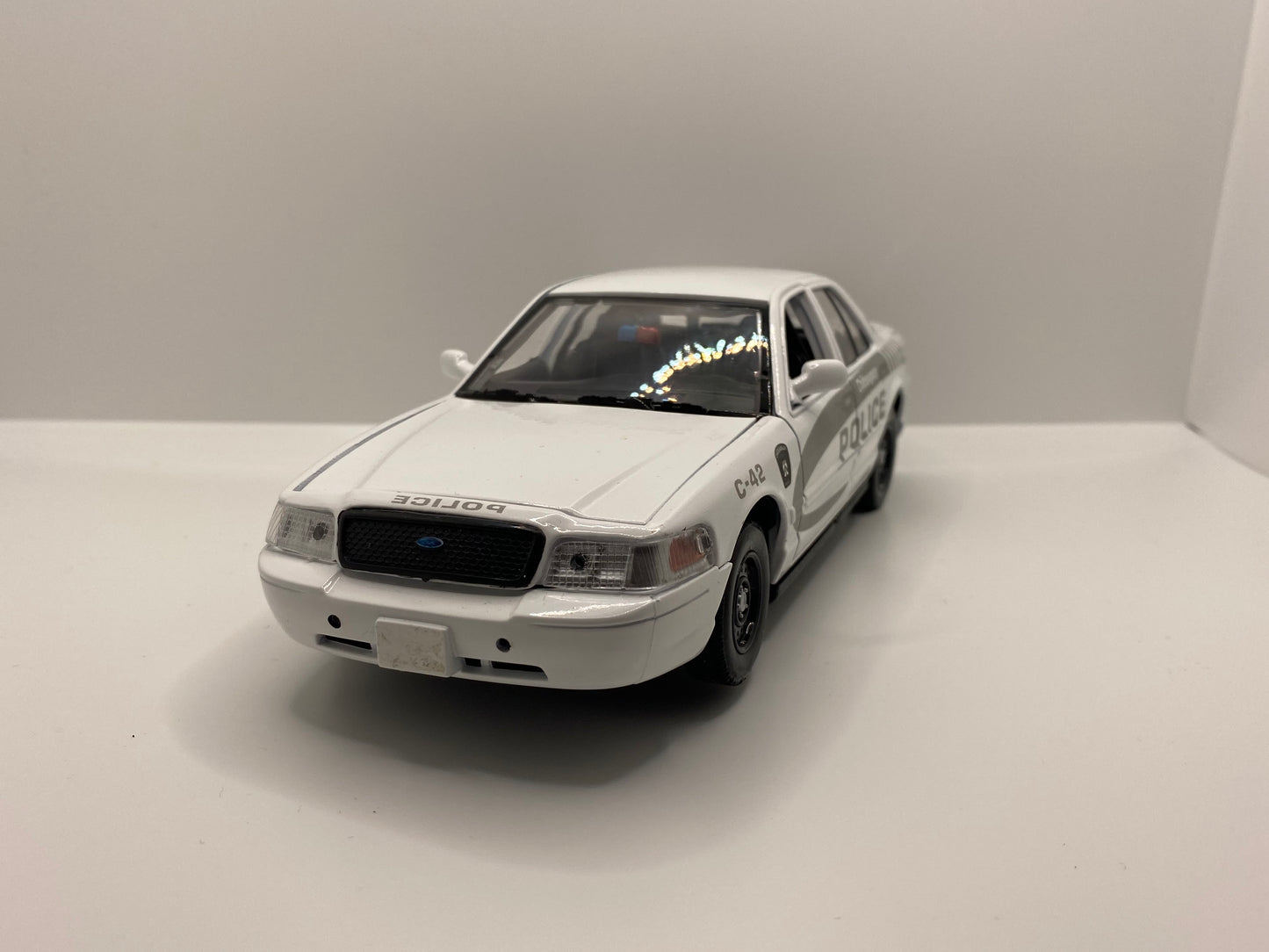 Service de police de Châteauguay - Ford Crown Victoria 1/24