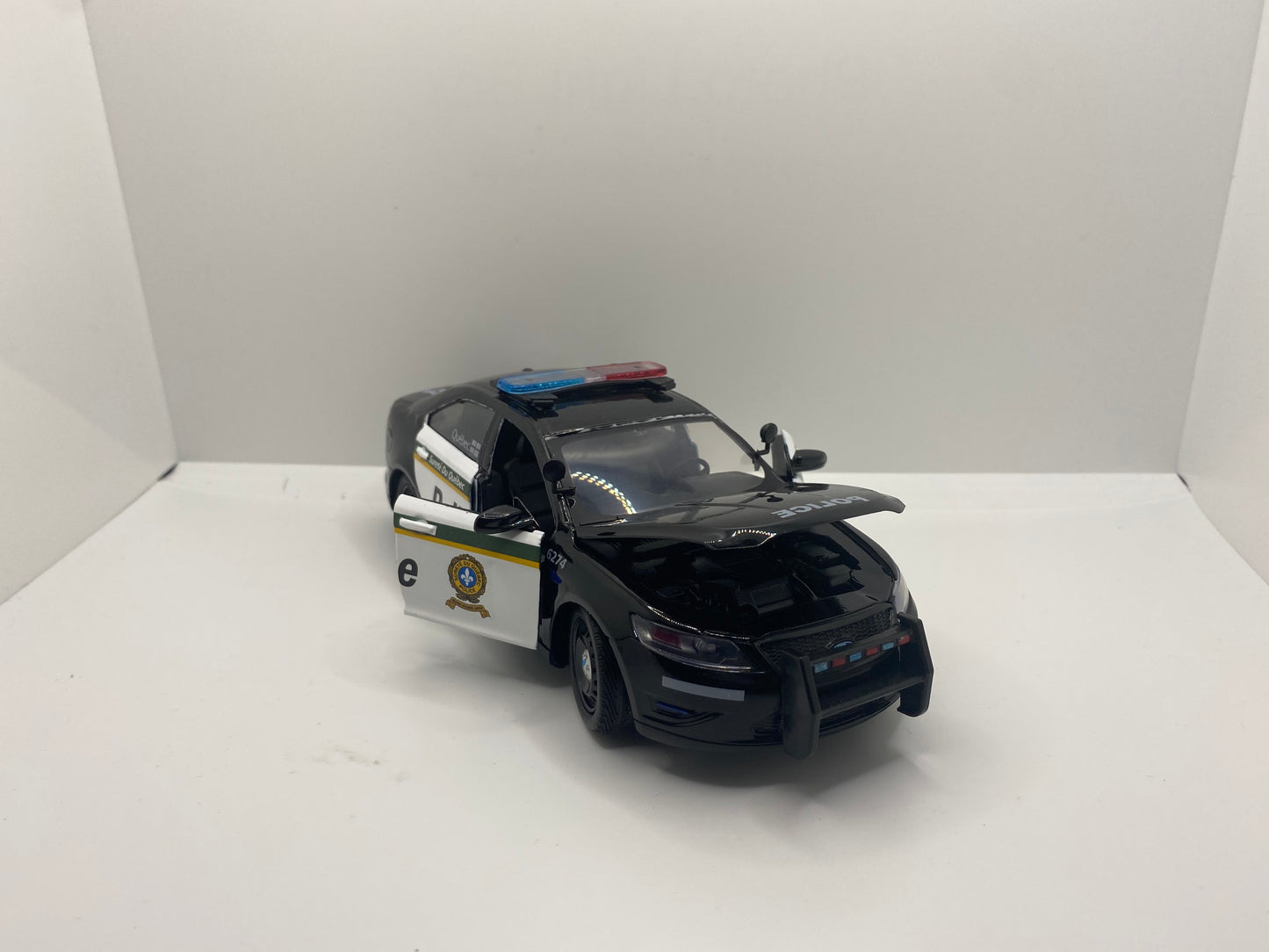 Sûreté du Québec - SQ - Ford Taurus
