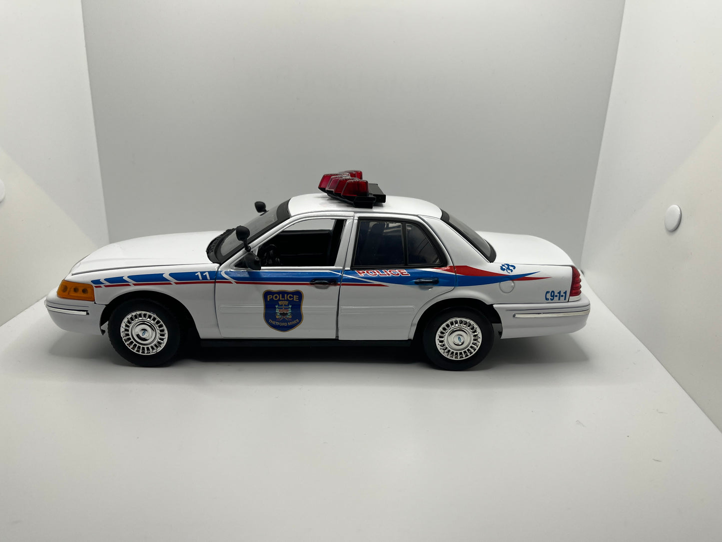 Service de police de Thetford Mines - Ford Crown Victoria 2010 - 1:18