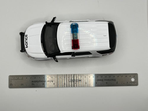 Diecast Police 1/24 - Police Militaire Canadien - Explorer / VUS - Light & Sound