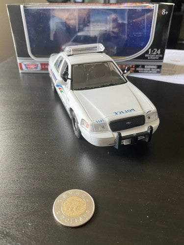 Diecast 1/24 - Crown Victoria - Quebec Police De Saguenay