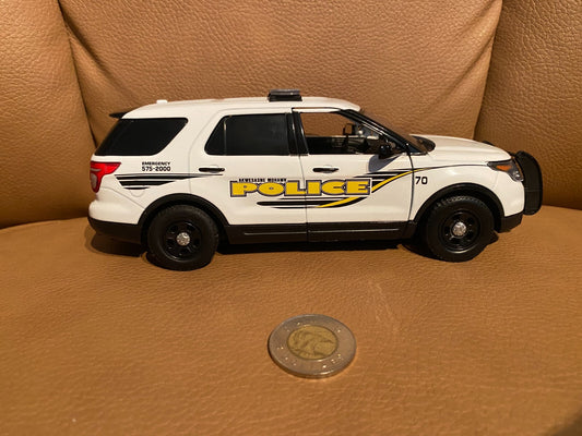 Akwesasne Mohawk Police - Diecast 1/24 - Explorer ° SUV - No Light & No Sound
