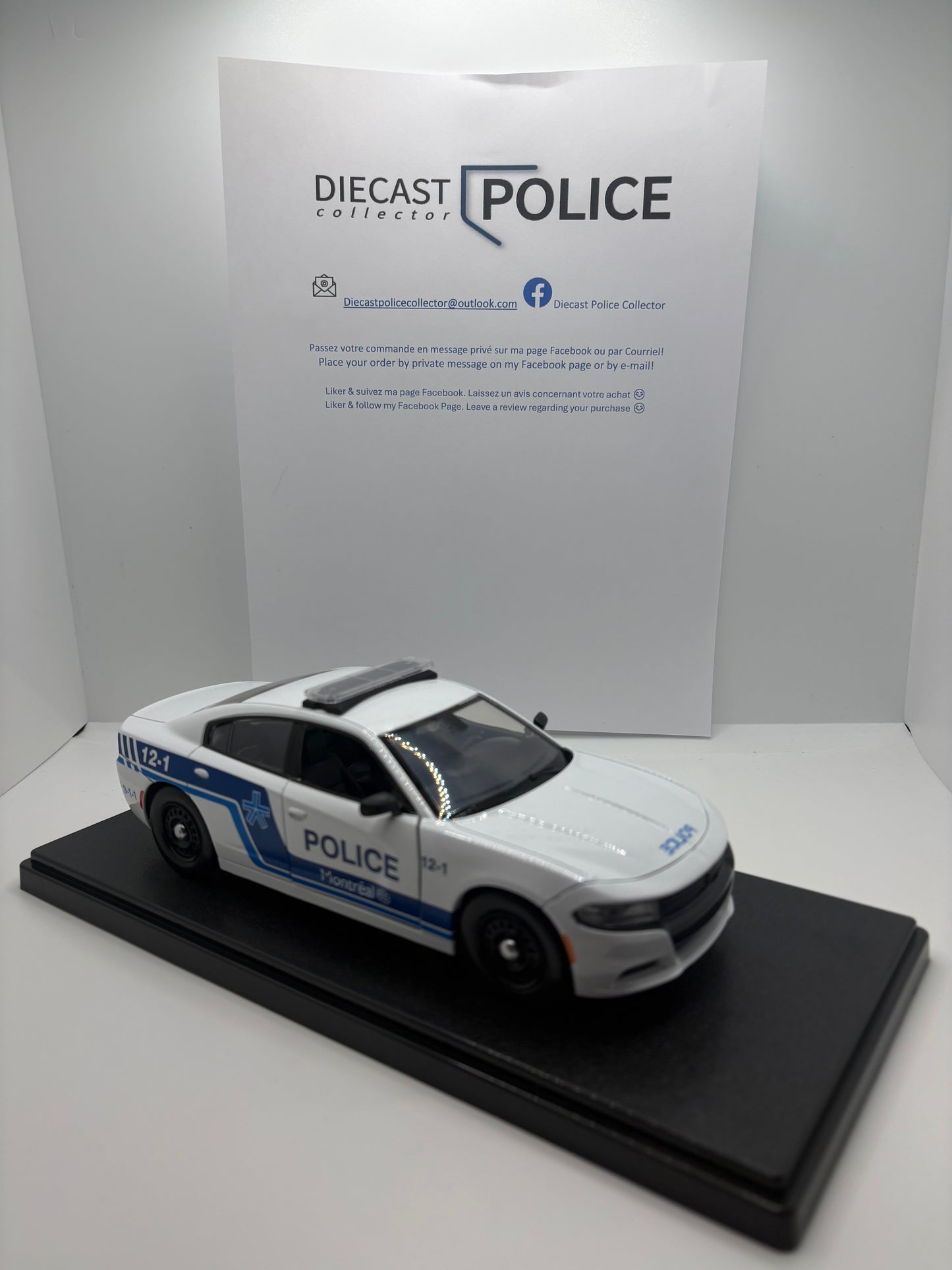 Service de police de la ville de Montréal / SPVM - Dodge Charger 2022 1/24 - Présentoir personnalisé en extra $