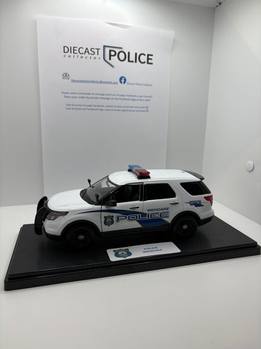 Police de Wendake - Ford Explorer 1/24 - Présentoir personnalisé en extra $