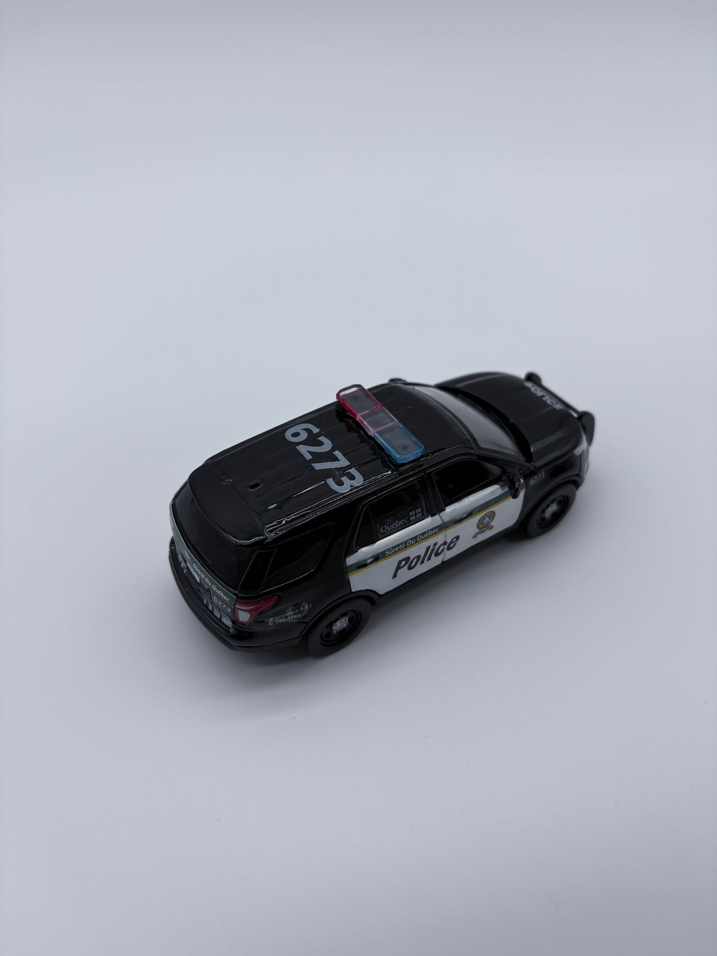 Sûreté du Québec - Ford Explorer 2015 - 1:43 - Présentoir personnalisé inclus*