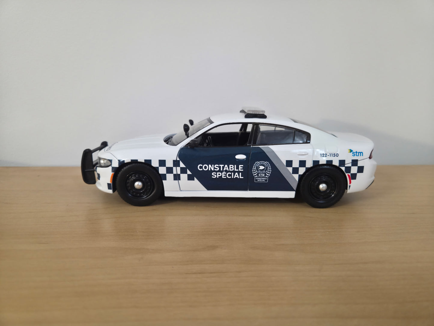 Société transport de Montréal - STM - Dodge charger 2022