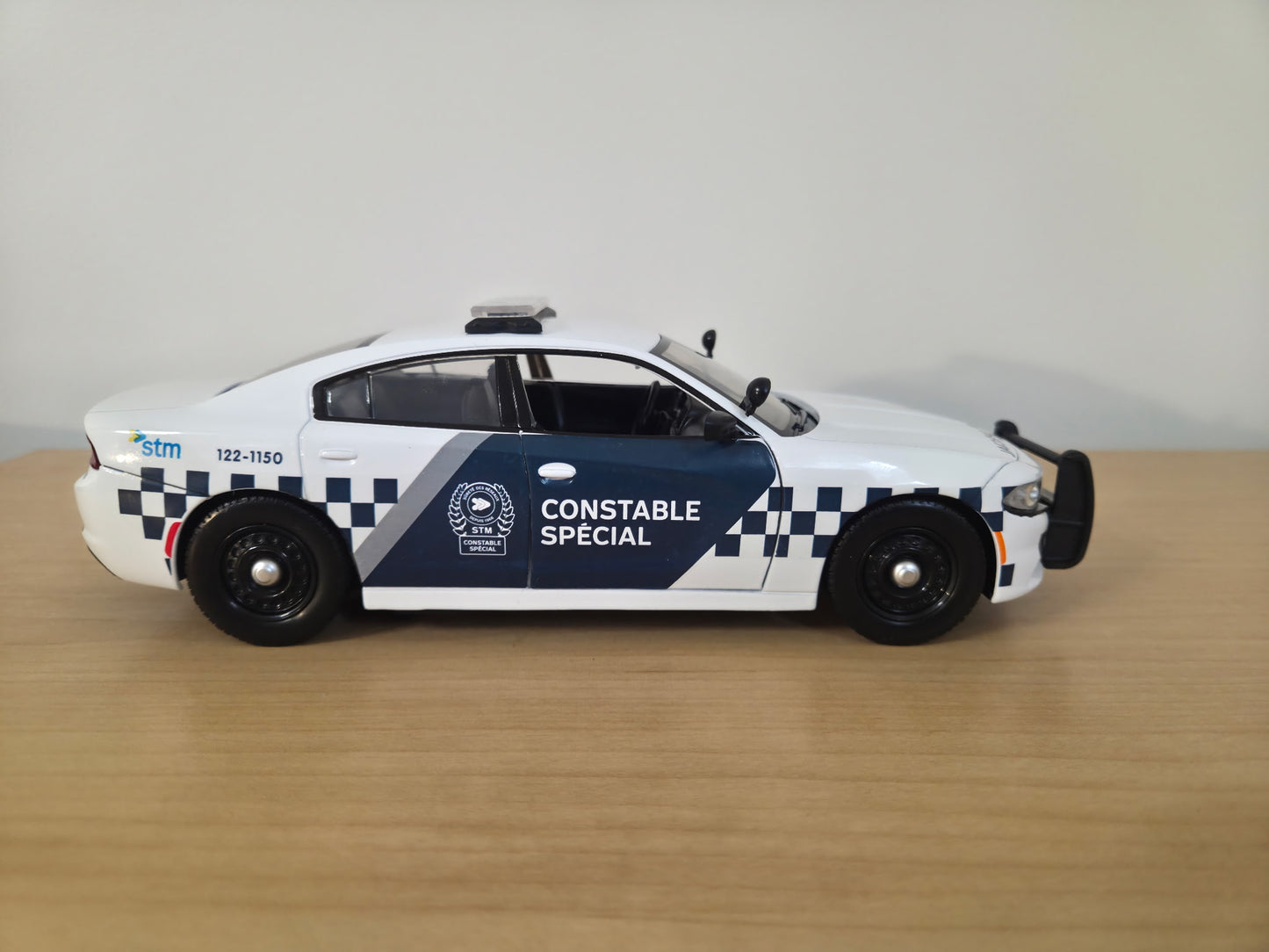 Société transport de Montréal - STM - Dodge charger 2022